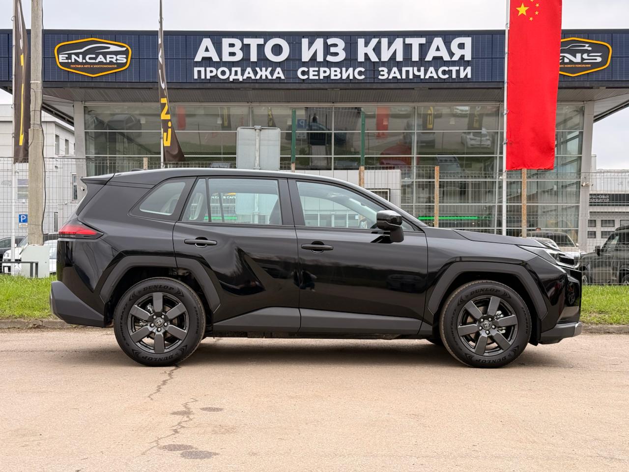 Черный Toyota RAV4 профиль